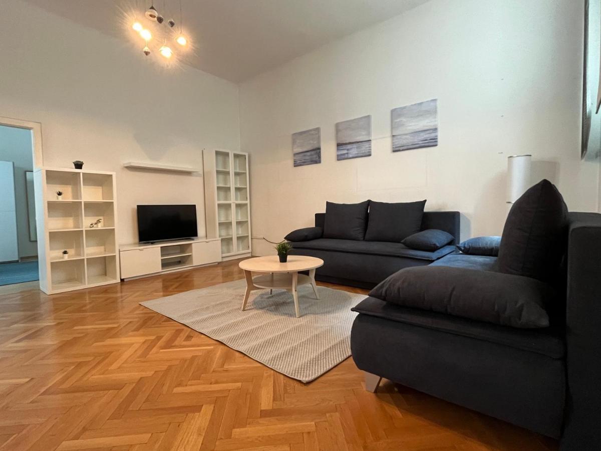 Stylish Apt Near Urania 1Br Apartment Vienna Luaran gambar