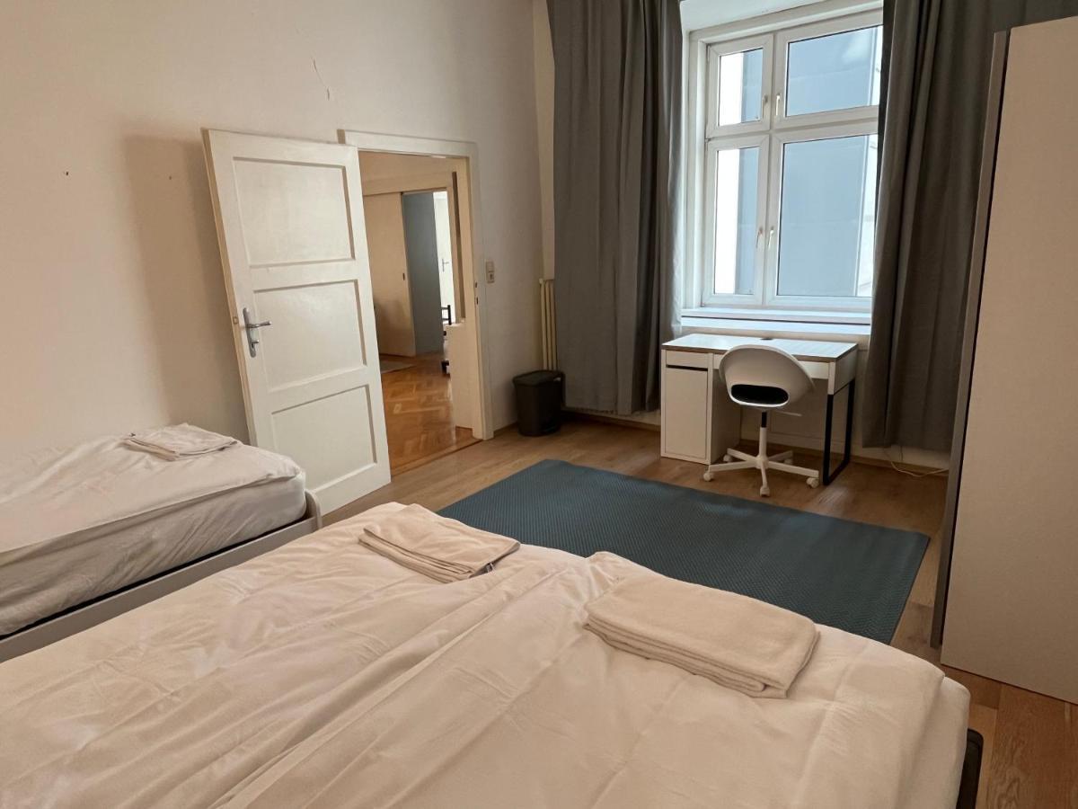 Stylish Apt Near Urania 1Br Apartment Vienna Luaran gambar