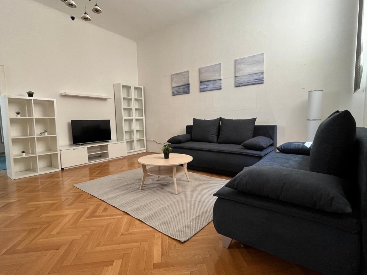 Stylish Apt Near Urania 1Br Apartment Vienna Luaran gambar