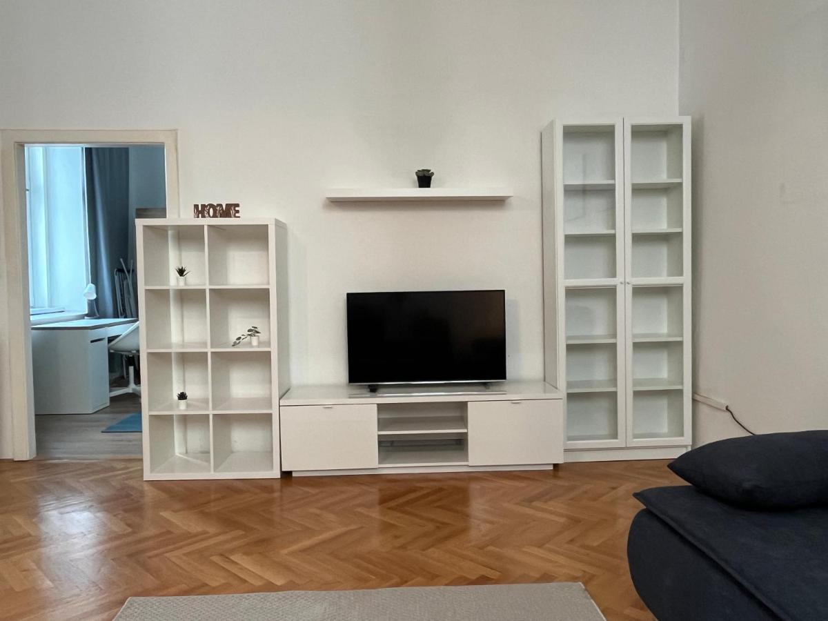 Stylish Apt Near Urania 1Br Apartment Vienna Luaran gambar