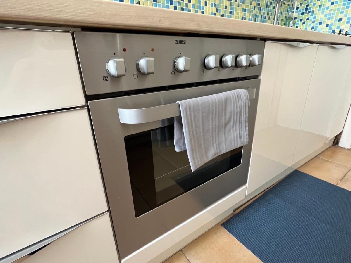 Stylish Apt Near Urania 1Br Apartment Vienna Luaran gambar