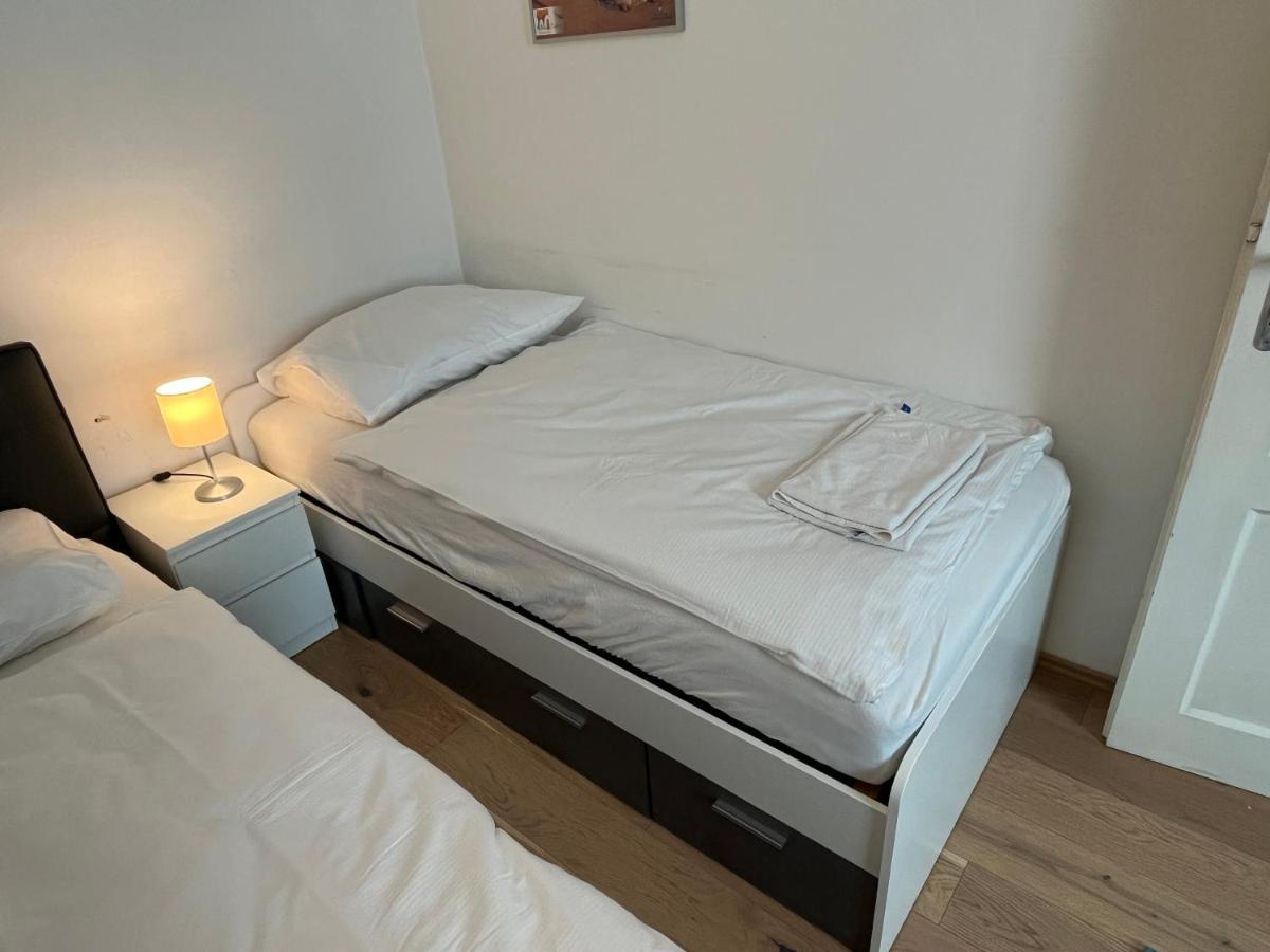 Stylish Apt Near Urania 1Br Apartment Vienna Luaran gambar