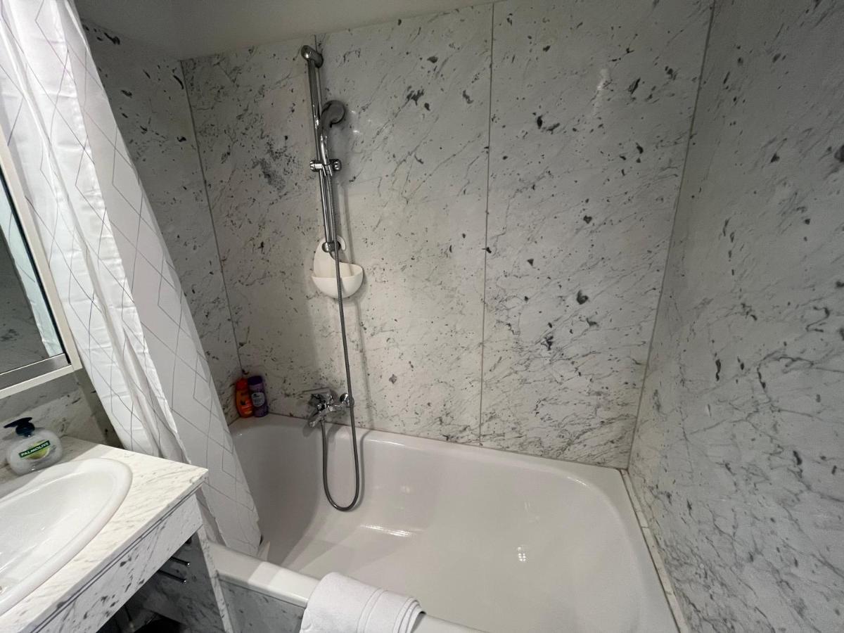 Stylish Apt Near Urania 1Br Apartment Vienna Luaran gambar