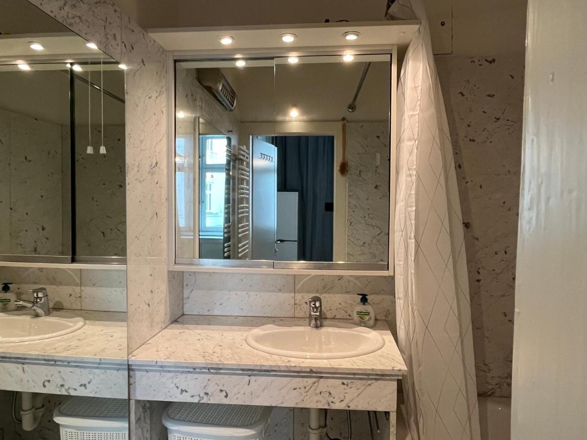 Stylish Apt Near Urania 1Br Apartment Vienna Luaran gambar